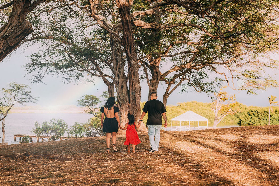 What to Wear for Family Photos in Hawaii: A Complete Guide